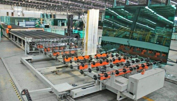 东莞手机钢化膜玻璃开料机午夜理论片福利专业维修